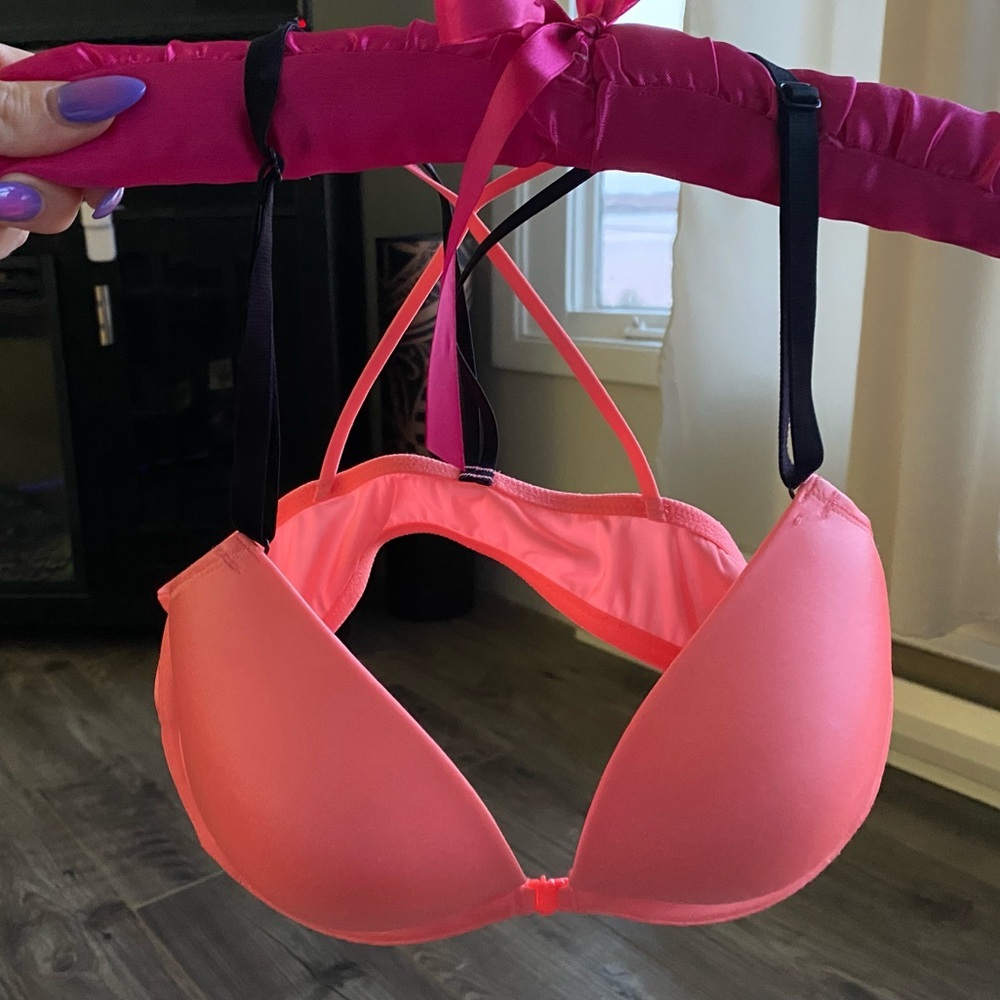 2/$18 bras La Senza bright pink front clasp push up w/ sexy racerback strap - Picture 2 of 8